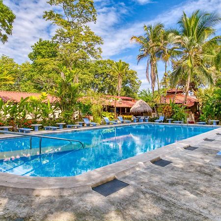 Atlantida Lodge Cahuita Exterior photo