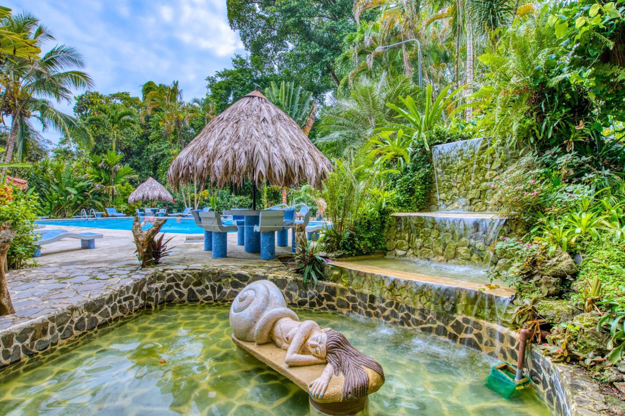 Atlantida Lodge Cahuita Exterior photo