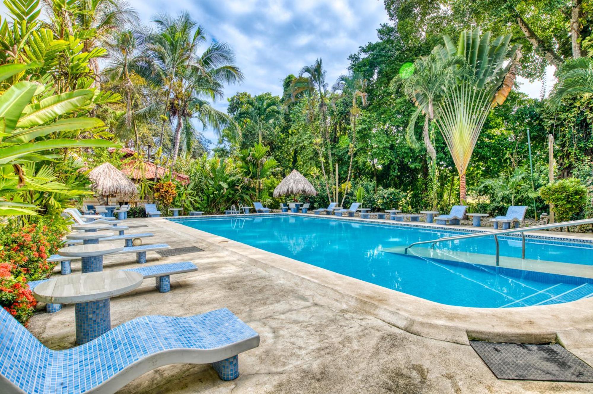 Atlantida Lodge Cahuita Exterior photo