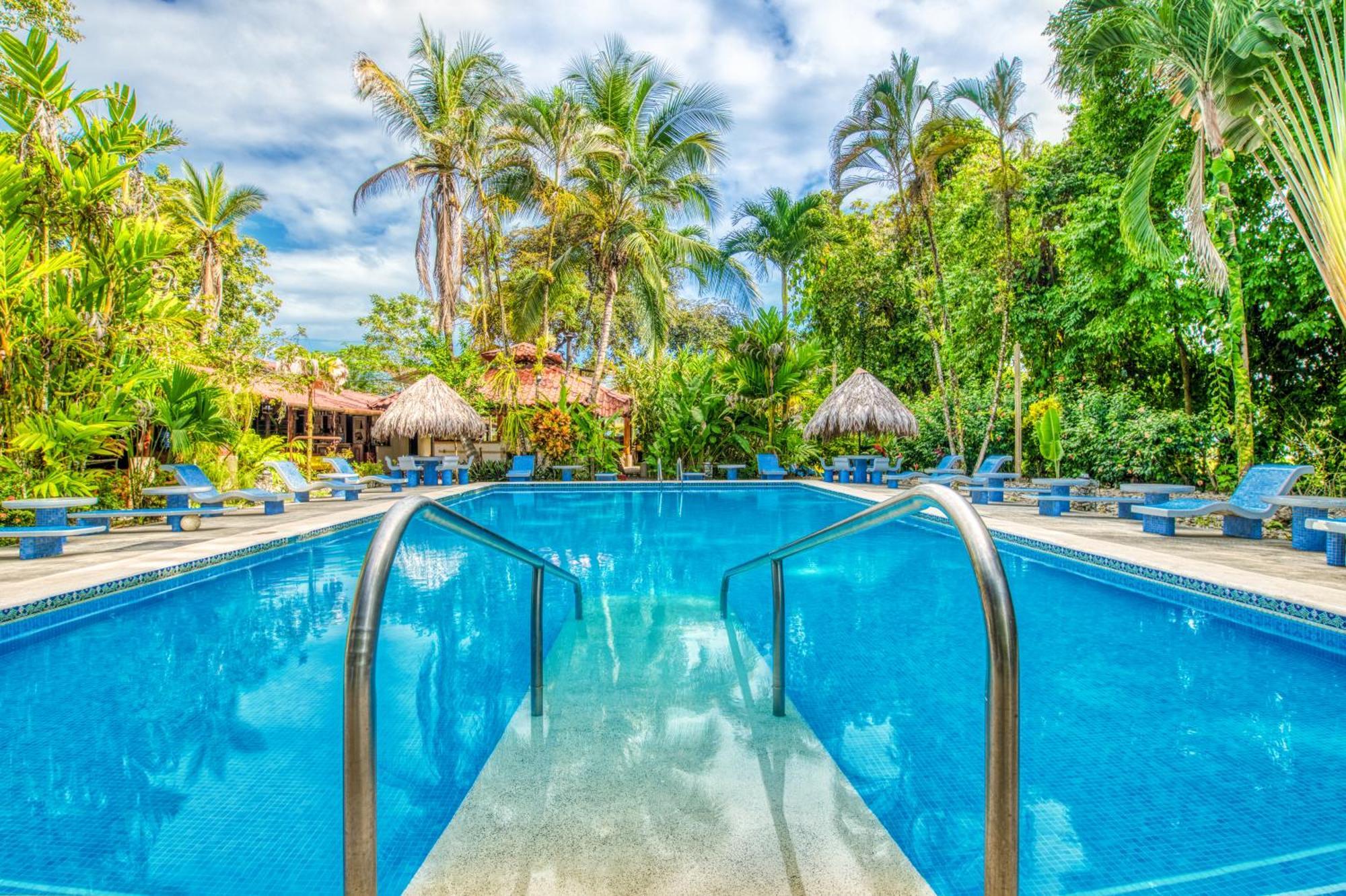 Atlantida Lodge Cahuita Exterior photo