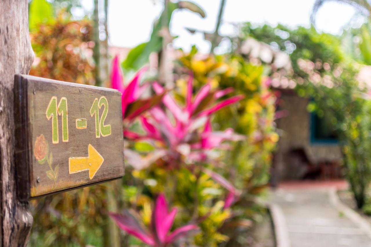 Atlantida Lodge Cahuita Exterior photo