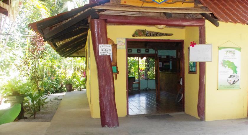 Atlantida Lodge Cahuita Exterior photo