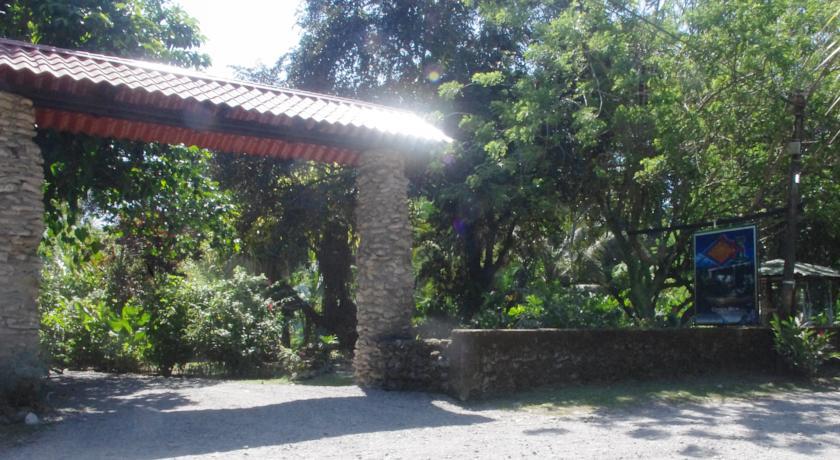 Atlantida Lodge Cahuita Exterior photo